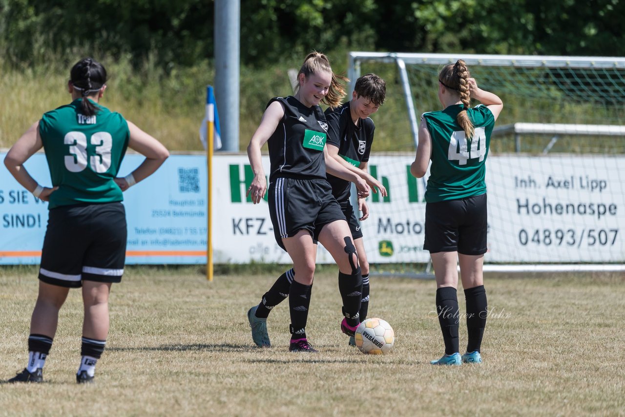 Bild 65 - wBJ TuRa Meldorf/Buesum - JFV Luebeck : Ergebnis: 1:0